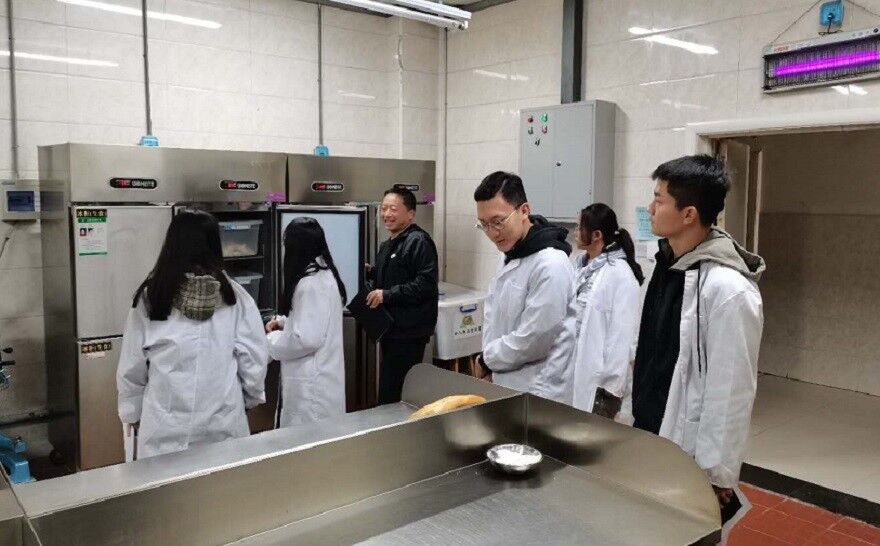 青海师范大学食堂图片图片